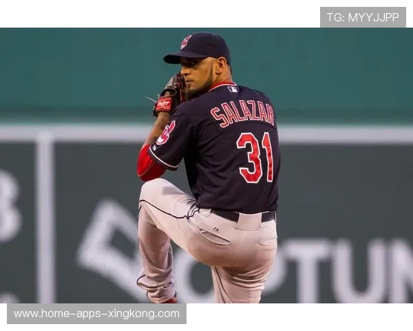 MLB投手指叉球精准控位迫使挥空，揭秘顶级球员的制胜利器